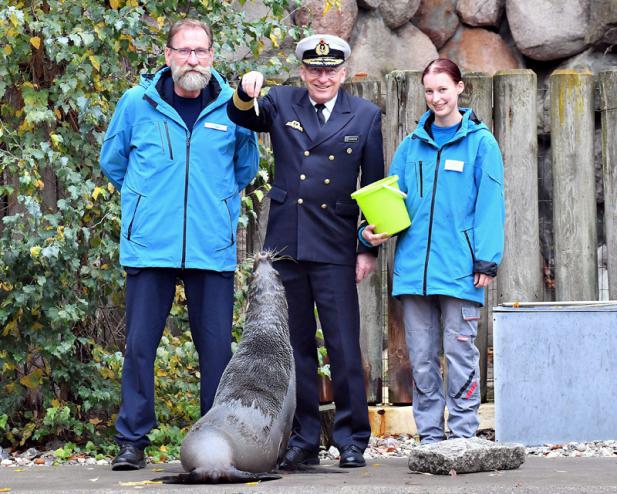 „Seebären in Uniform“ sammelten 1.500 Euro für ihre Patentiere