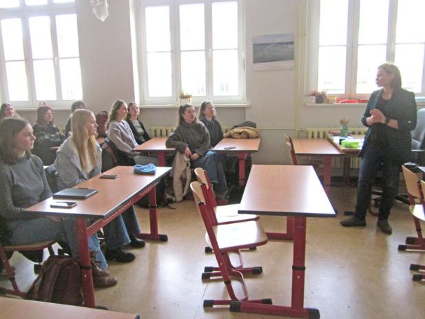 Deutschunterricht in den Ferien – Studierende der Universität organisieren Winterschule für Grundschulkinder