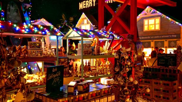 Ho, Ho, Ho: Karls kreiert Weihnachten auf eine völlig neue Art – sonnig, bunt und mit einem Hauch von Kalifornien
