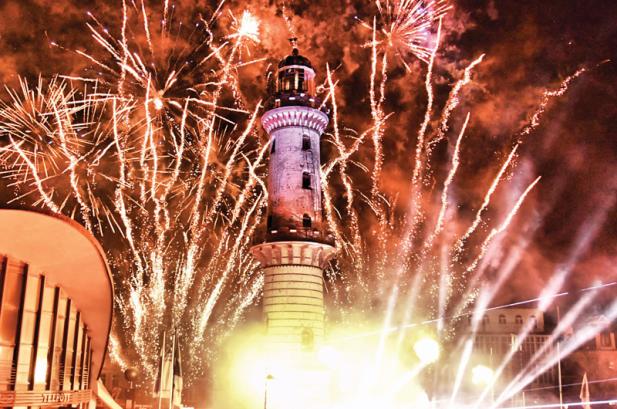 Europas späteste Neujahrsinszenierung – 25. Warnemünder Turmleuchten