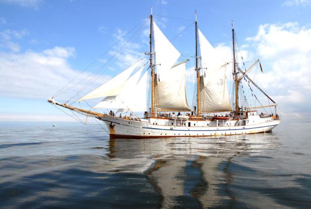 ABENTEUER-TÖRN ZUR ROSTOCKER HANSE SAIL: MARITIME JUGEND SETZT SEGEL